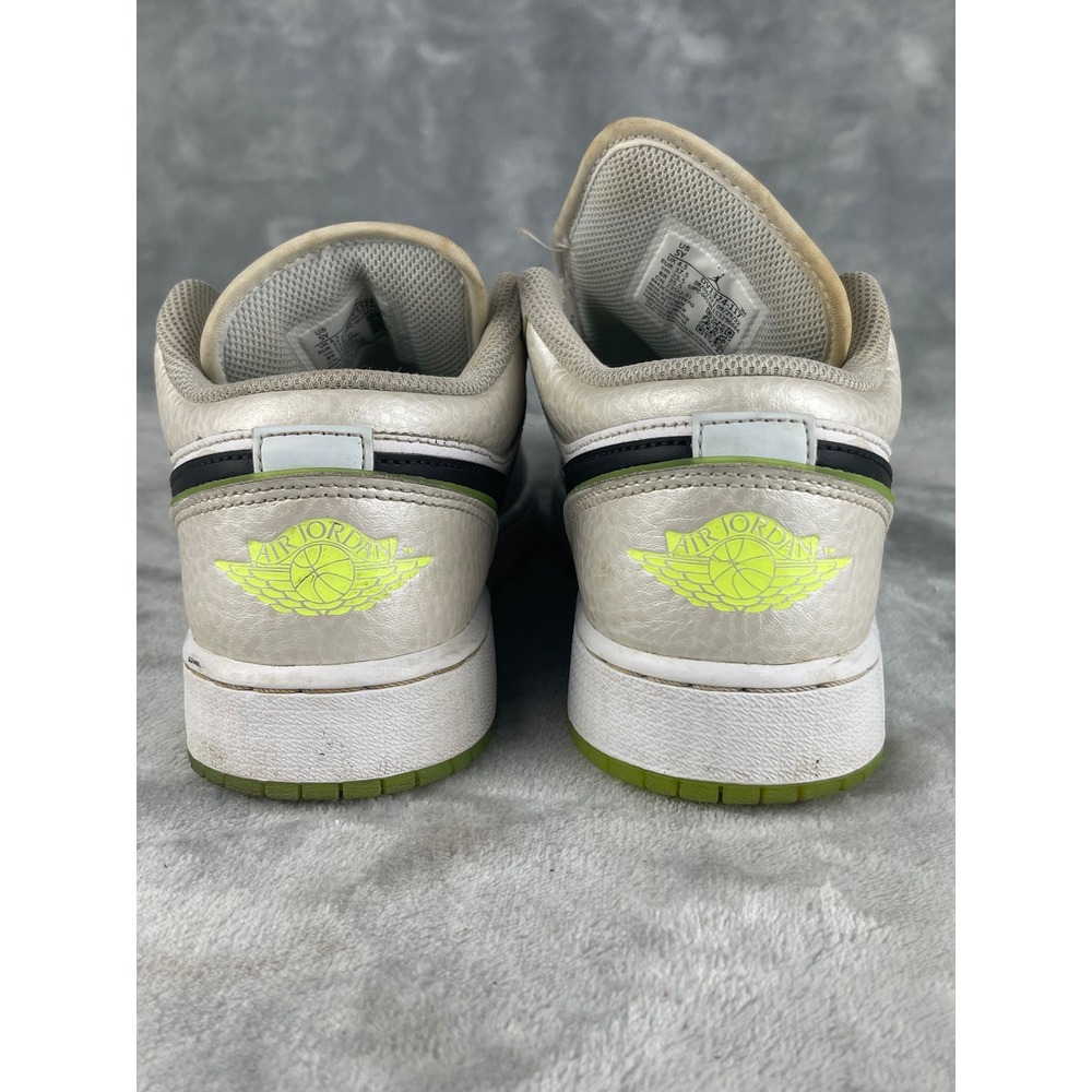 Jordan 1 Low SE Sneakers Youth 5Y White Electric Green Fair DV1324-117 Low Top - Picture 6 of 8